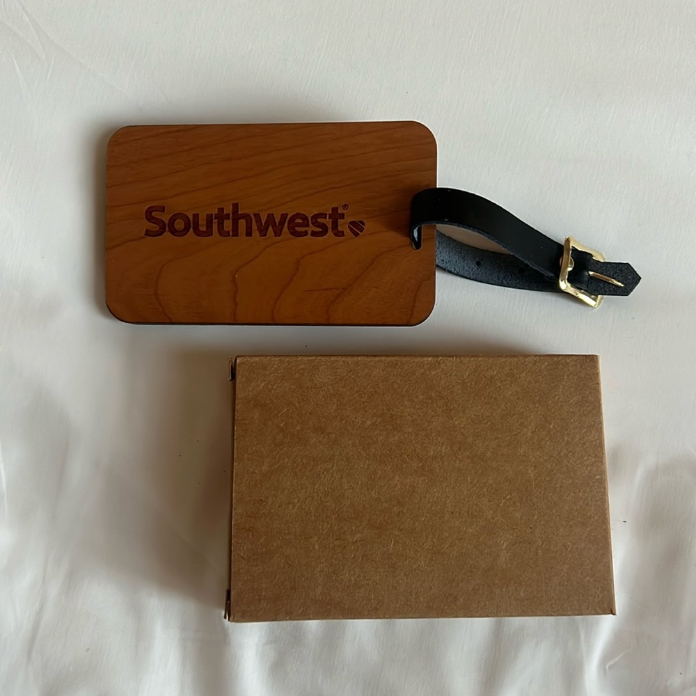 NEW Southwest Airlines Wooden Luggage Tag Travel Gift with Gift Box